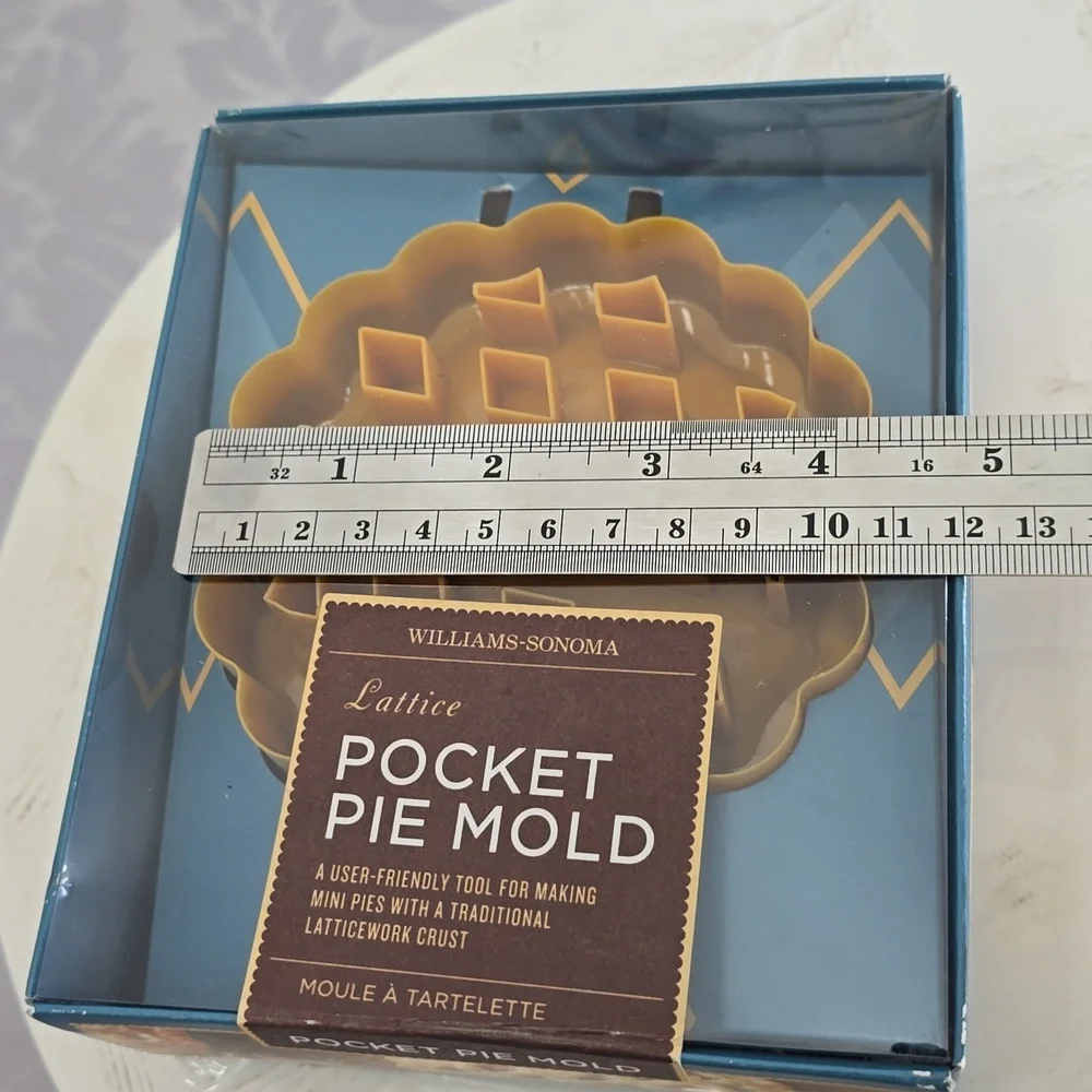NIB Williams Sonoma Lattice Pocket Pie Mold Mini Pies With Easy Recipe
